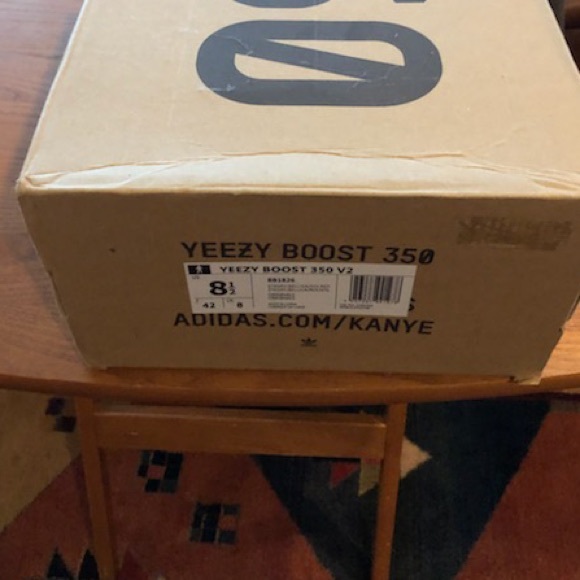 Yeezy boost 350 V2 “Beluga” - Picture 10 of 11